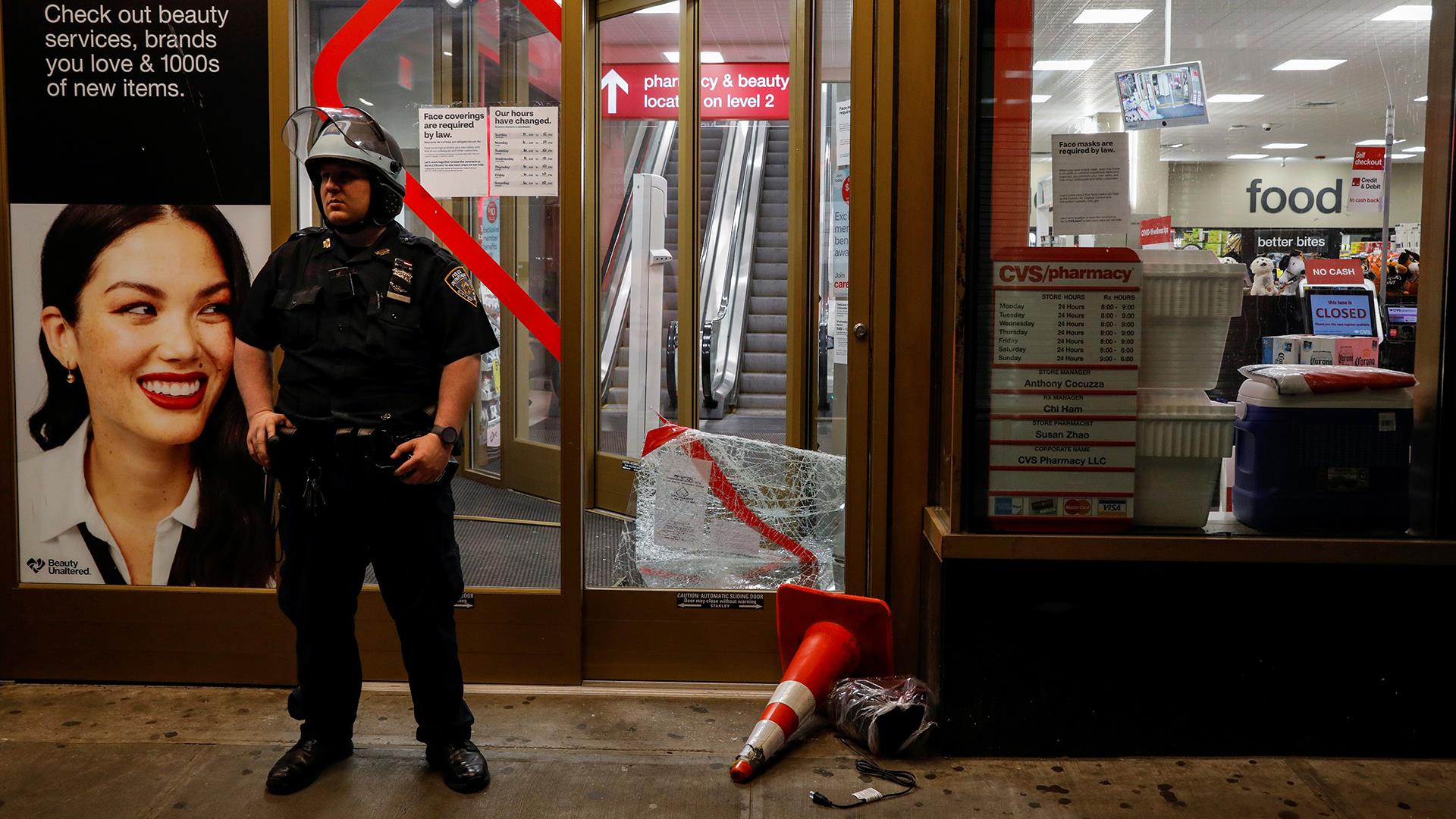 Cuomo slams cops for not stopping looting as NYPD decries 'packs ...