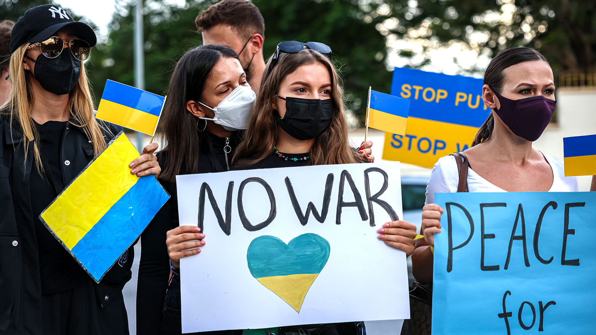 Demonstrations supporting Ukraine, condemning Russia, around the world
